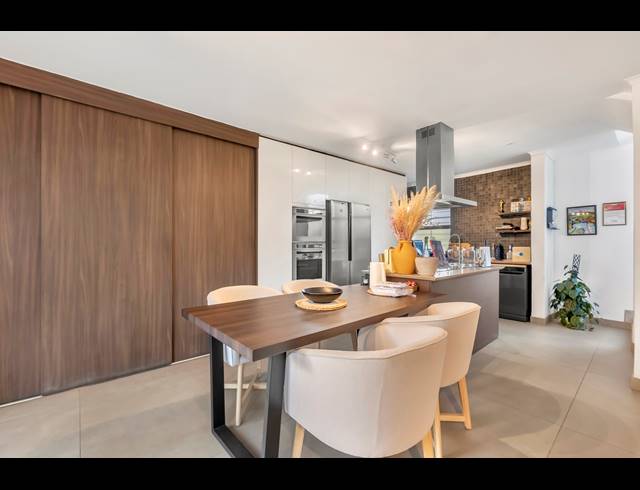 3 BEDROOM TOWNHOUSE FOR SALE IN DUNKELD WEST